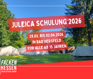 Wiese mit Zelten und Juleica Ankündigungstext im Vordergrund